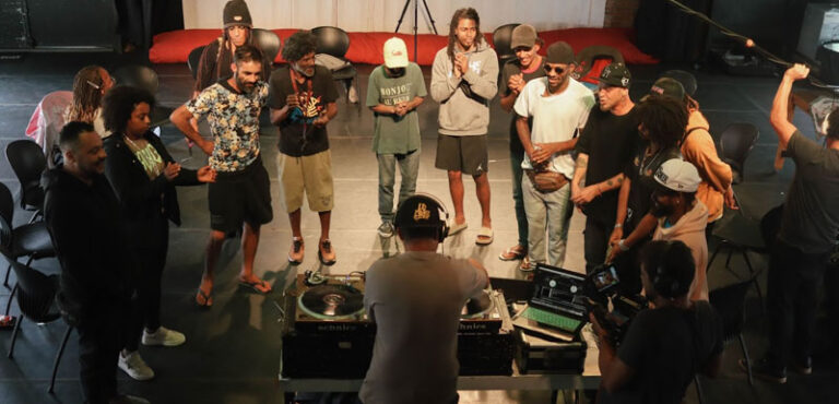 Projeto Entre o Sucesso e a Lama promove conversas públicas sobre cultura, hip hop e transformação social